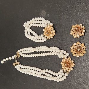 Vintage  necklace  set
